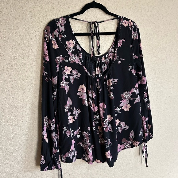 Black and Pink/Purple Floral Blouse Size Medium - Picture 1 of 9